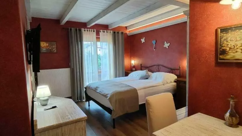 ペンション čebron Family Estate