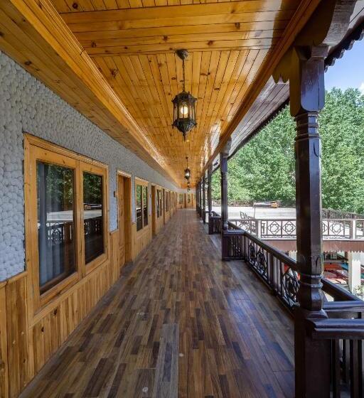 Roomy Daastaan Hotel, Karimabad Hunza