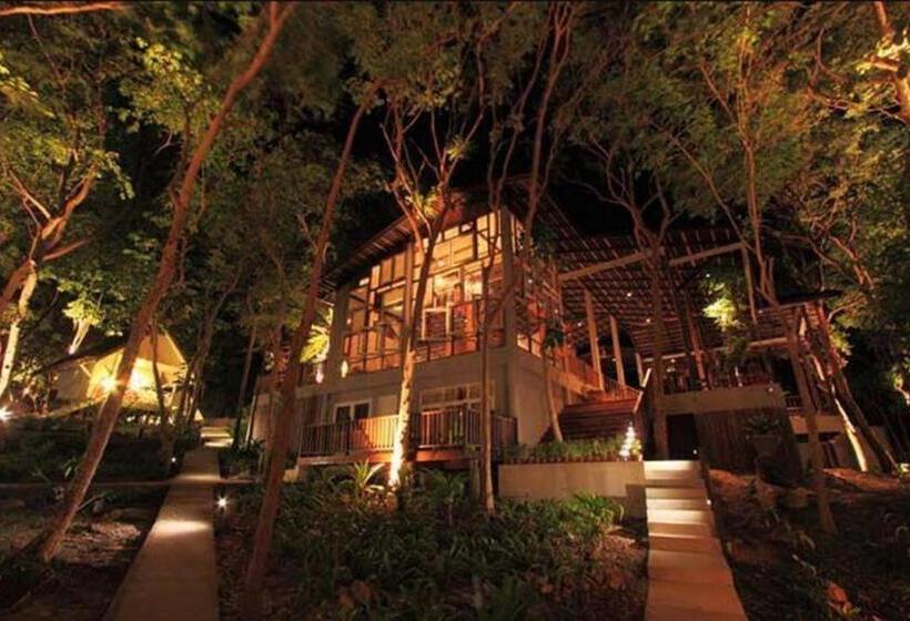 ホテル Baan Supparod