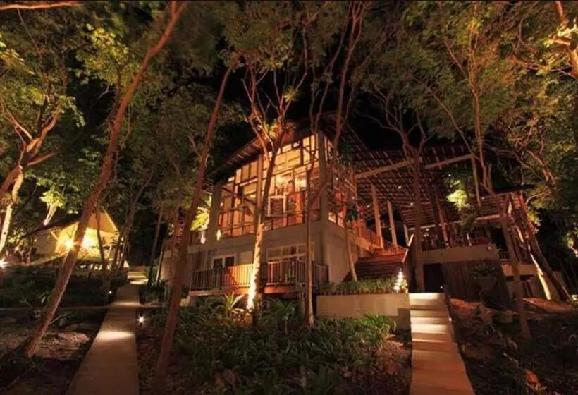 호텔 Baan Supparod