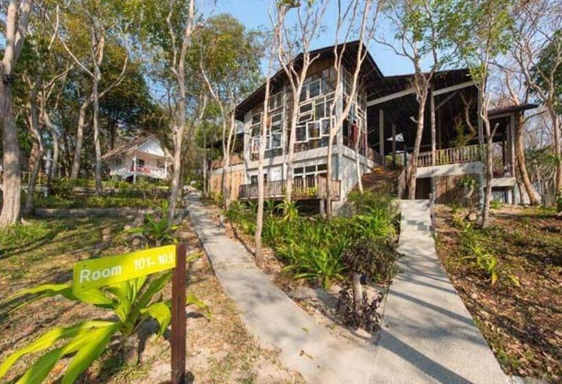 ホテル Baan Supparod