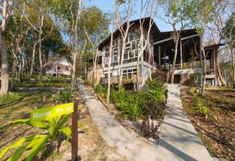 호텔 Baan Supparod