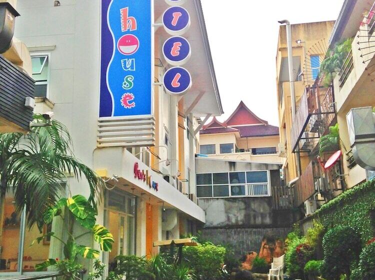 فندق Ben's House