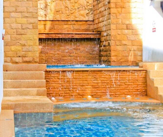 فندق Ben's House