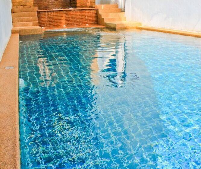 فندق Ben's House