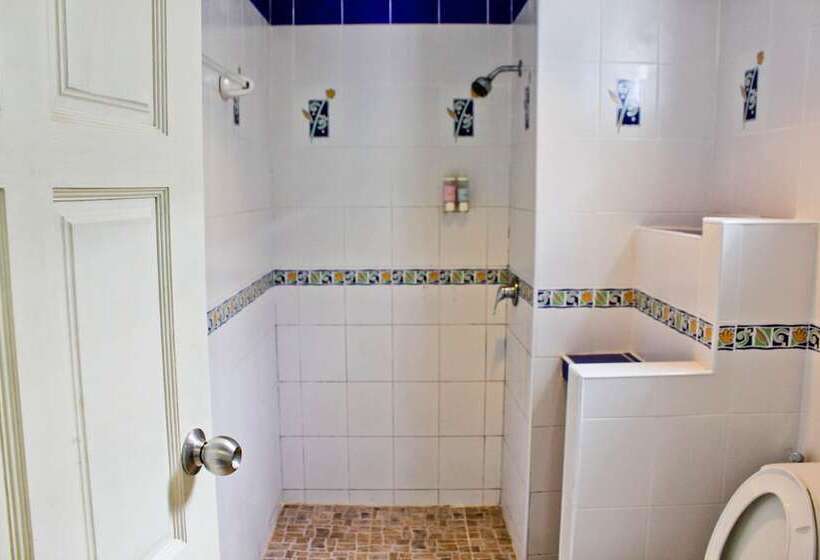 فندق Ben's House