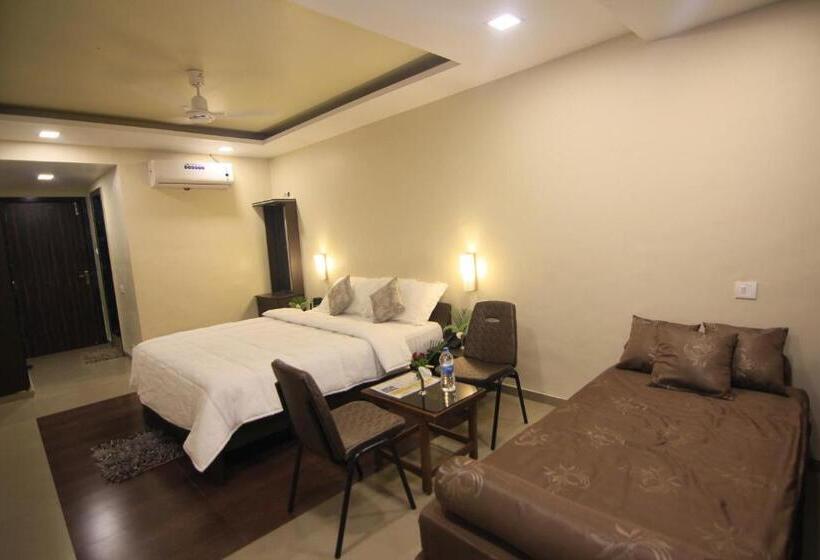 Hotel Krushnai Resort