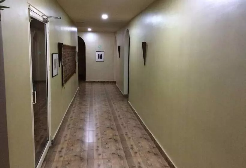 ホテル Manar Suites