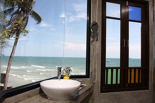 Отель The Herbs By The Sea