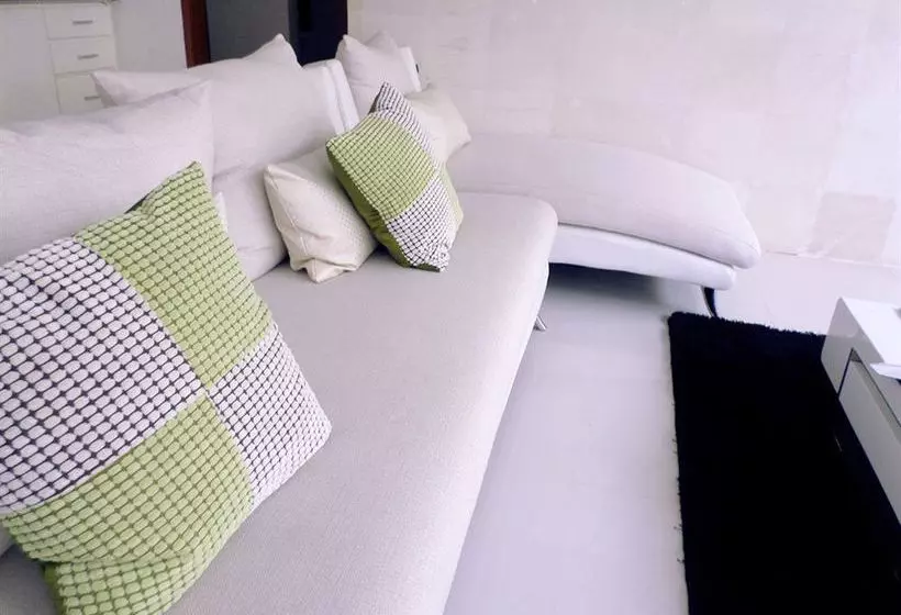 Hotel Villa Rumah Putih