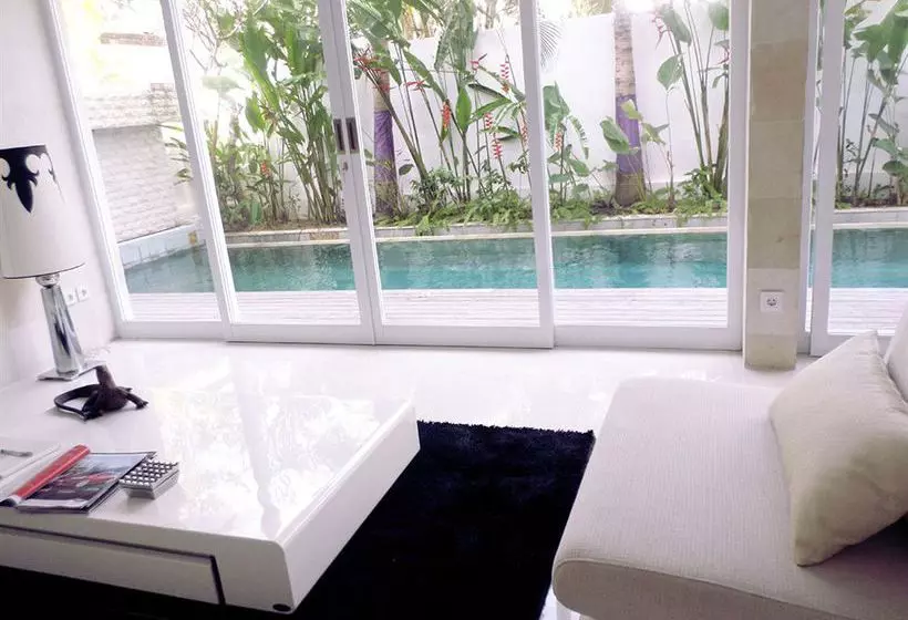 Hotel Villa Rumah Putih