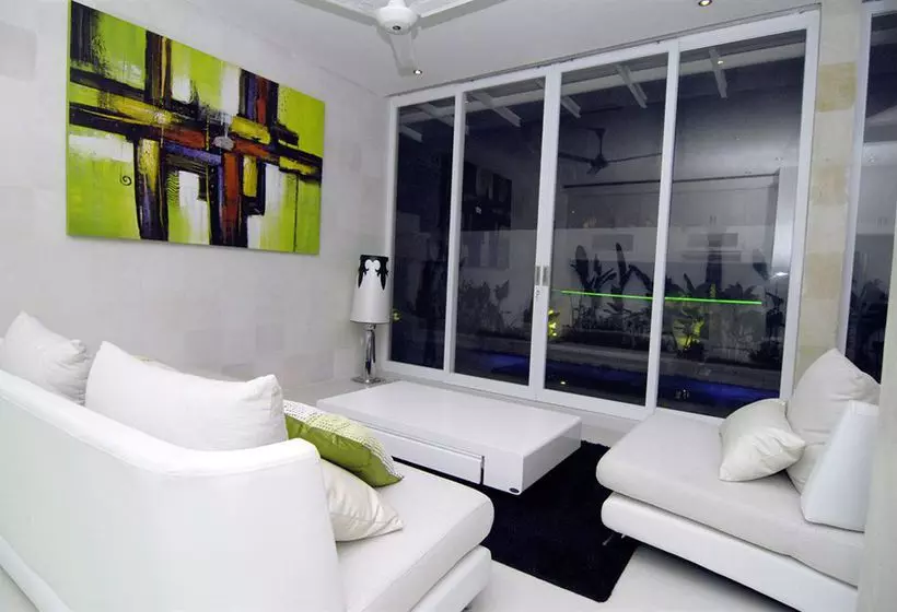 Hotel Villa Rumah Putih