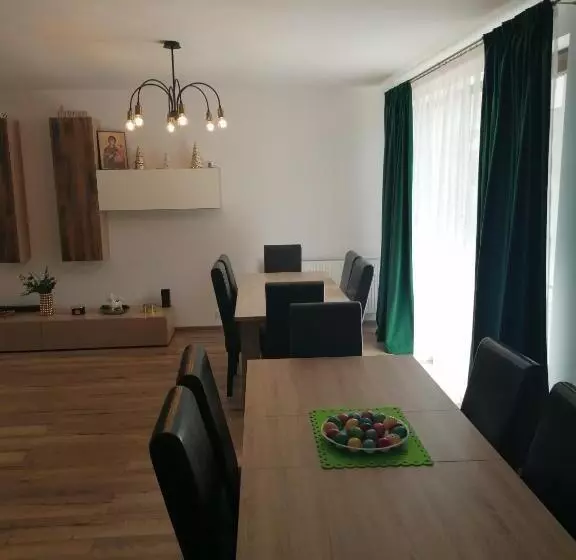 ホテル Agropensiunea Vila Cristina
