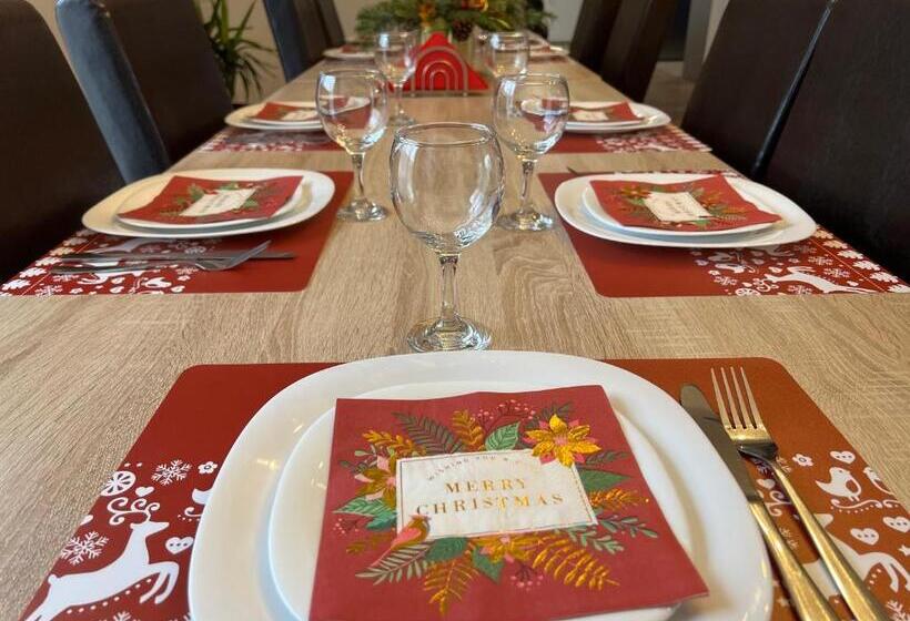 ホテル Agropensiunea Vila Cristina