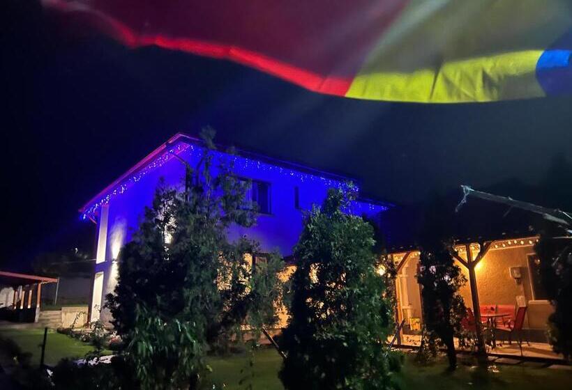 ホテル Agropensiunea Vila Cristina