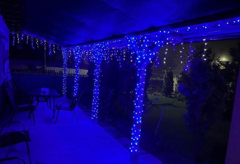 ホテル Agropensiunea Vila Cristina