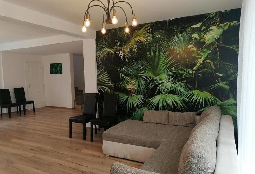 ホテル Agropensiunea Vila Cristina