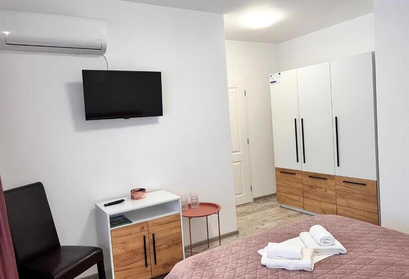 ホテル Agropensiunea Vila Cristina