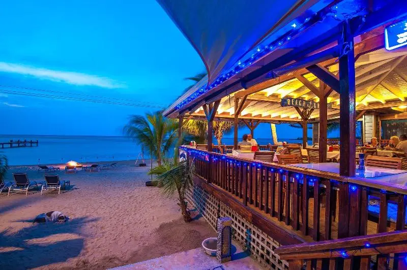 هتل Blue Bahia Resort