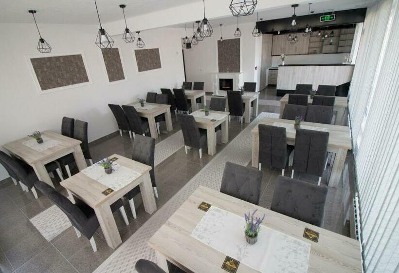 هتل Queen Zina Vlašić