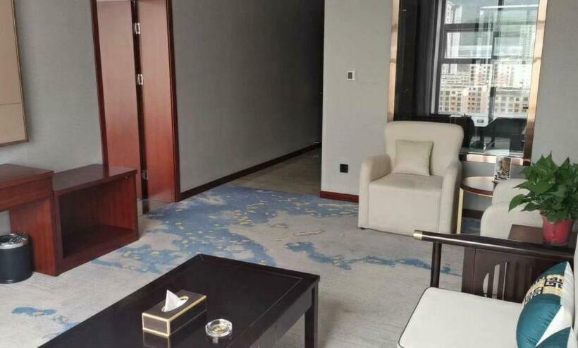 Otel Wushan Ningyuan International