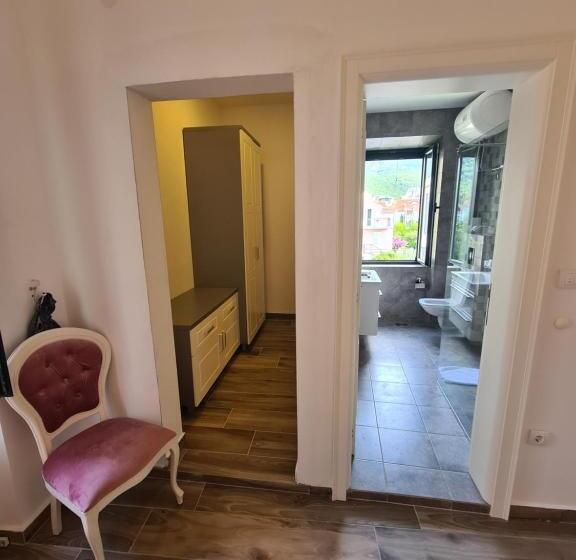 مُتل Opera Apartments