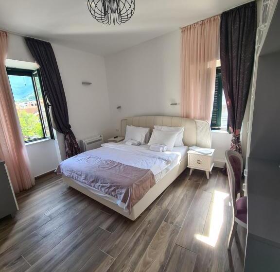 مُتل Opera Apartments