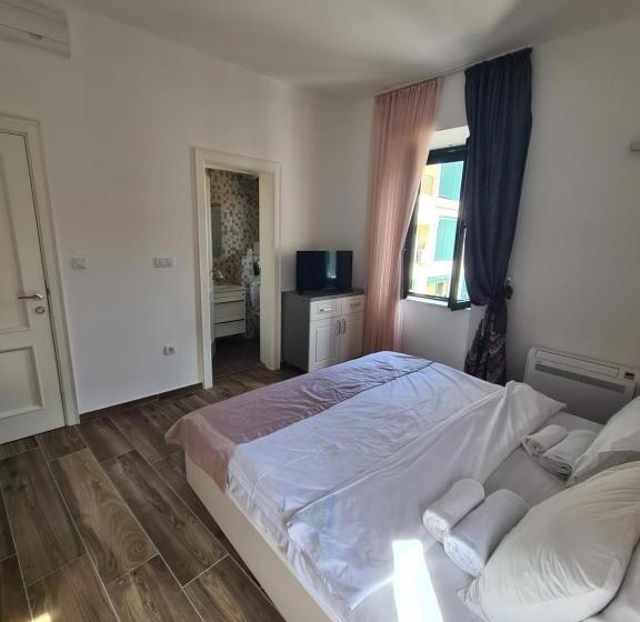 مُتل Opera Apartments