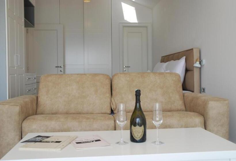 مُتل Opera Apartments