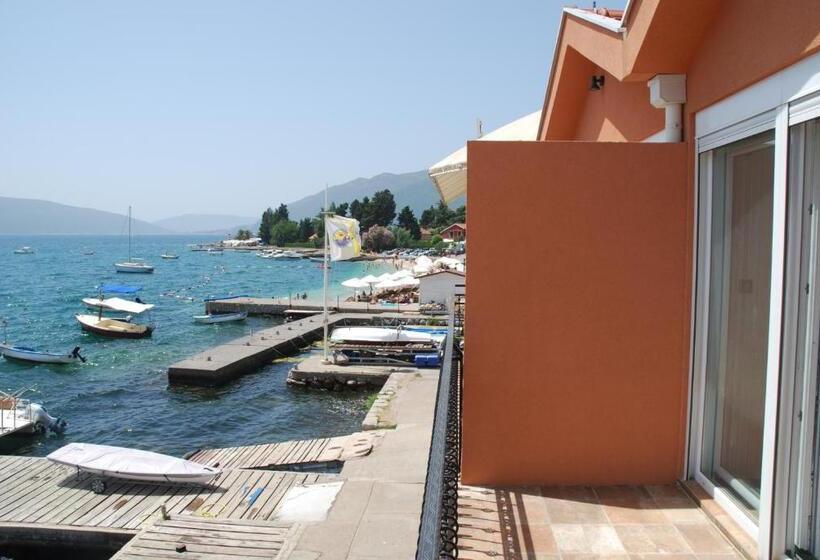 مُتل Opera Apartments