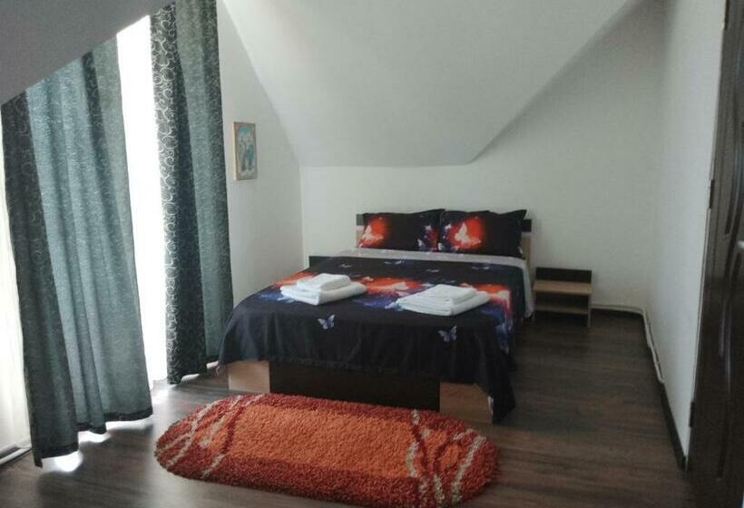 Pension La Cabană Girov