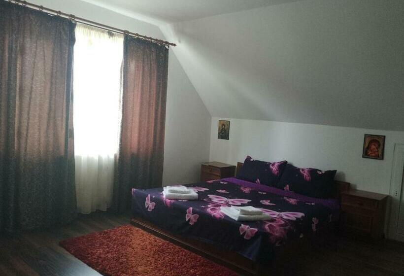 Pension La Cabană Girov