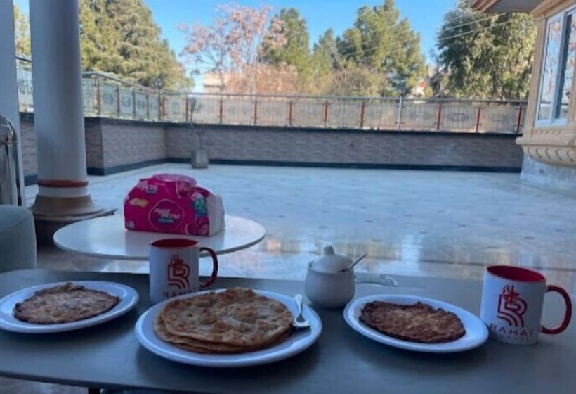 تختخواب و صبحانه Rahat Luxury Guest House