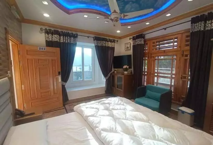 تختخواب و صبحانه Rahat Luxury Guest House