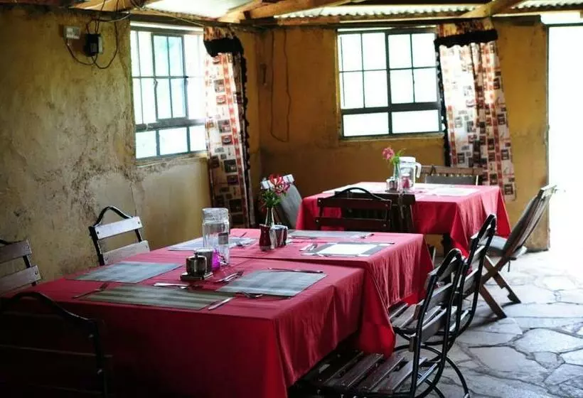 هتل Leganishu Homestay