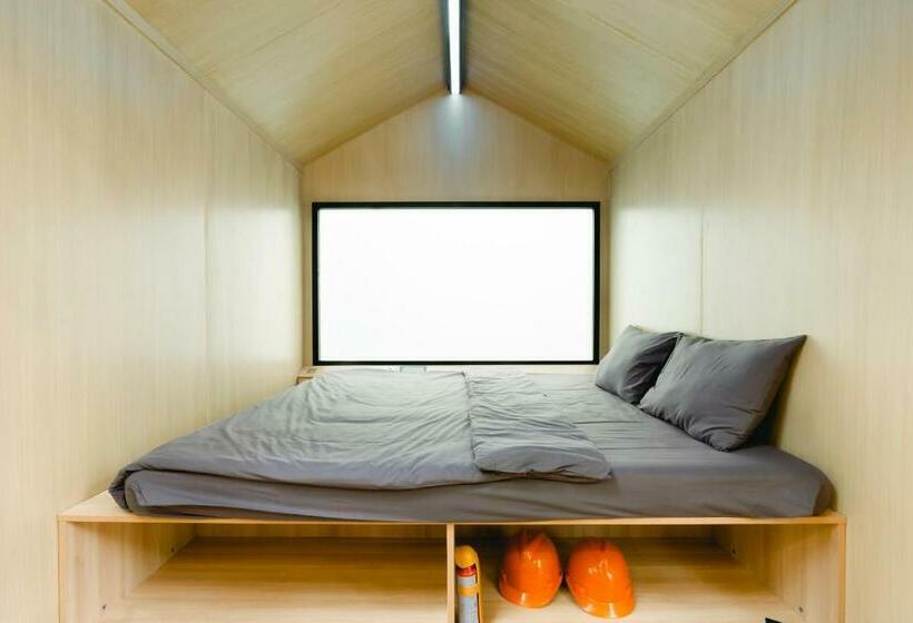 リゾートホテル Bobocabin Pacet, Mojokerto