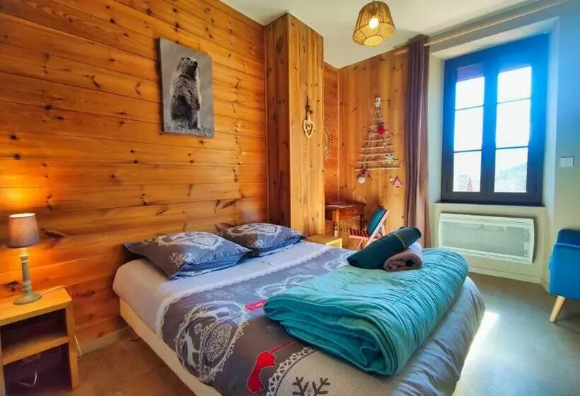 ペンション Le Sapin Rouge, Chambres D Hôtes   Restaurant   Bar