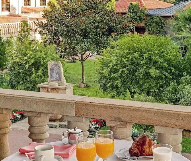 Apartamentos Spa Villa Pasiega