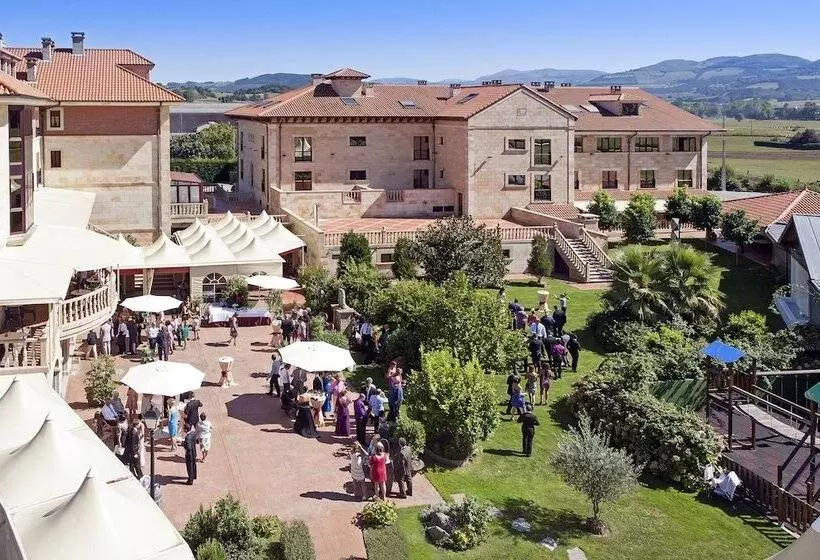 Apartamentos Spa Villa Pasiega