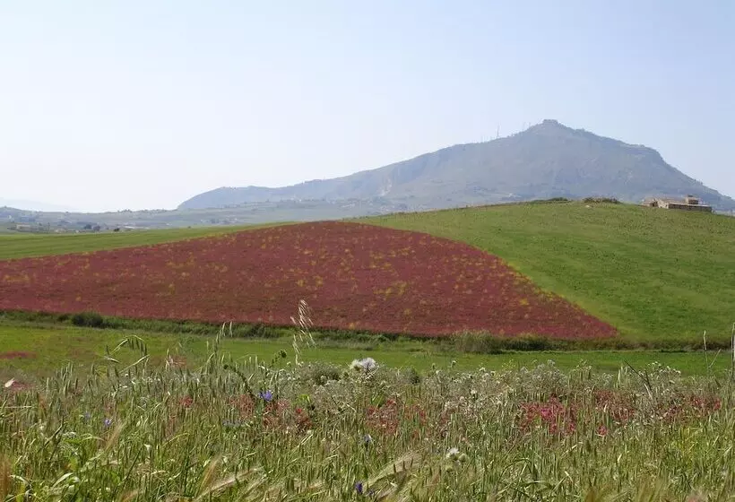 تختخواب و صبحانه Candalù Hotels Villa Giardinata