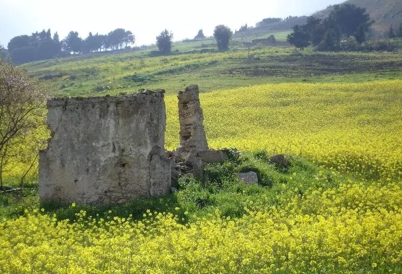 تختخواب و صبحانه Candalù Hotels Villa Giardinata