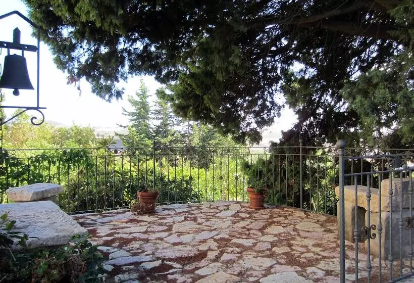 تختخواب و صبحانه Candalù Hotels Villa Giardinata