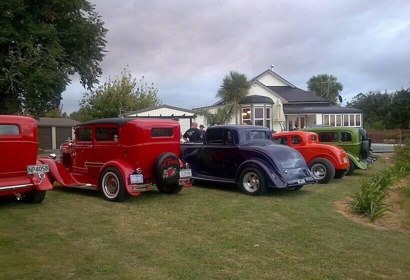 Cambridge Coach House