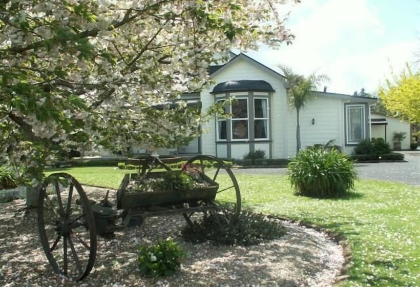 Cambridge Coach House