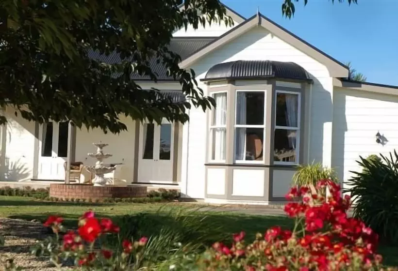 Cambridge Coach House