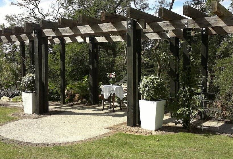 Cambridge Coach House