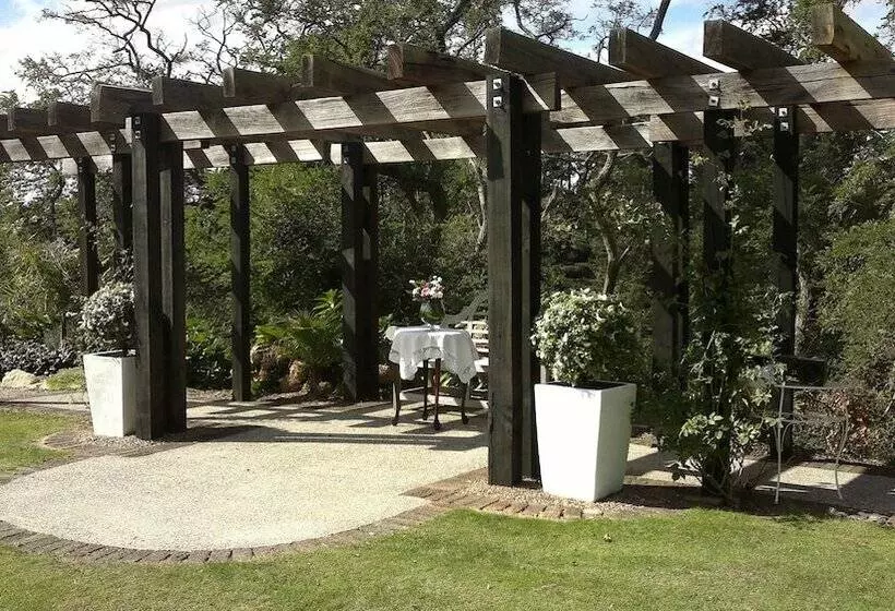 Cambridge Coach House