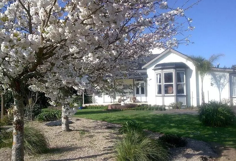 Cambridge Coach House