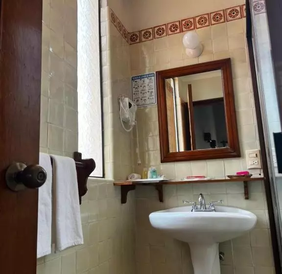 Casa Bugambilia, Un Pequeño Hotel En Tepoztlán