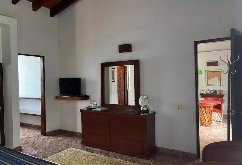 Casa Bugambilia, Un Pequeño Hotel En Tepoztlán